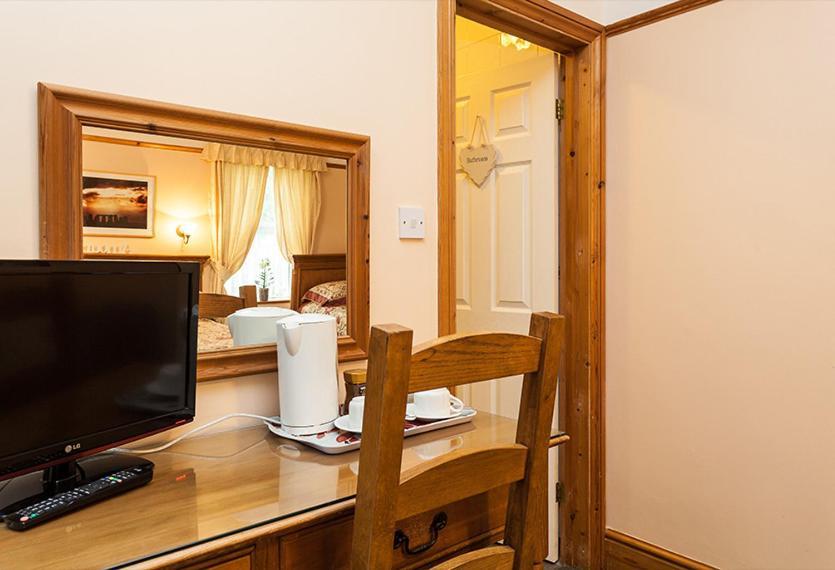 Gable End Guest House Horley Bagian luar foto