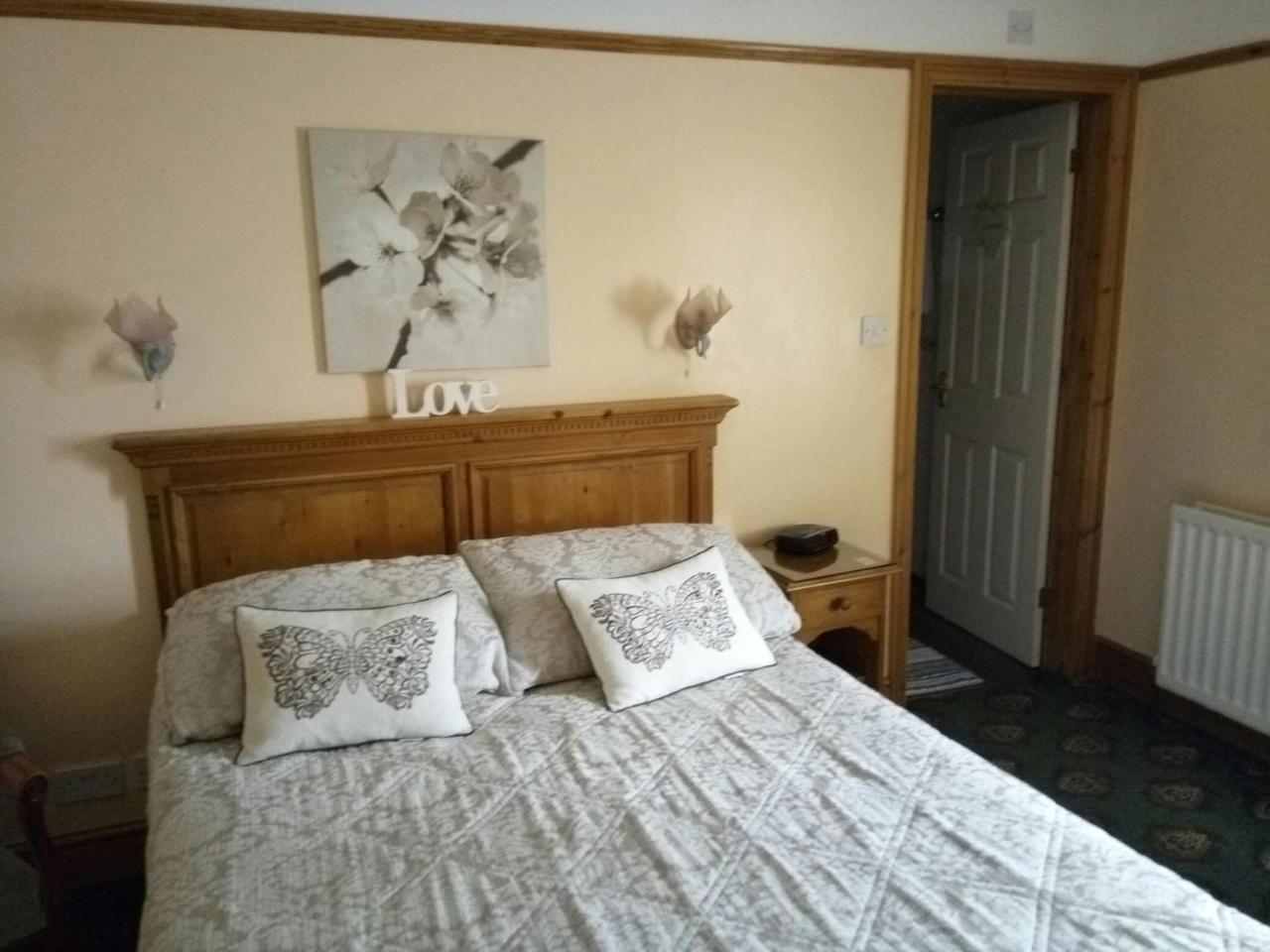 Gable End Guest House Horley Bagian luar foto