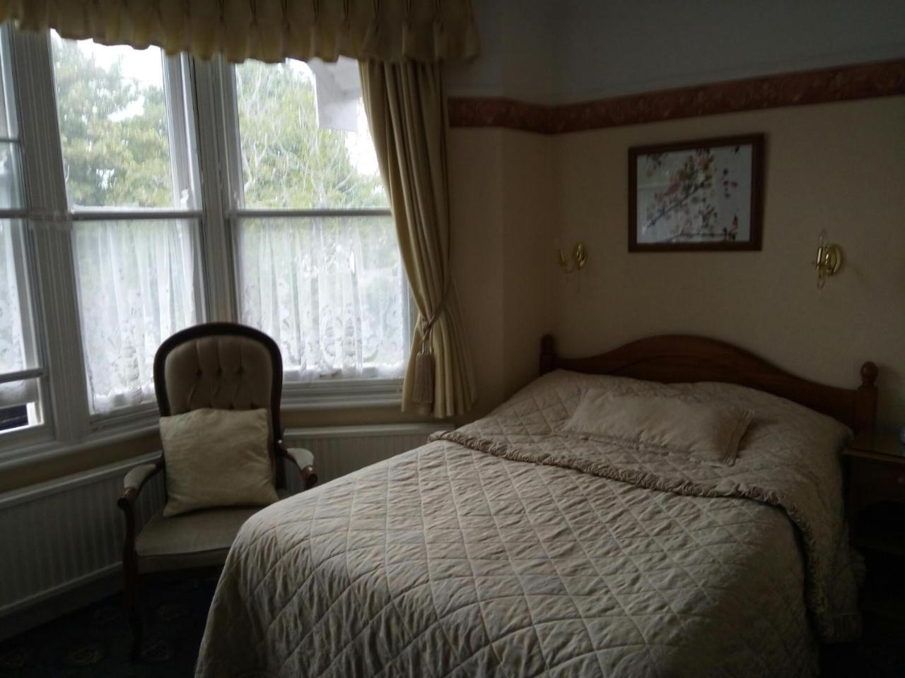 Gable End Guest House Horley Ruang foto